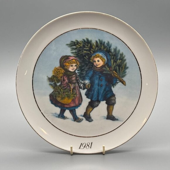 Vintage Avon Christmas Plates (1979, 1981, 1982) - Picture 3 of 6